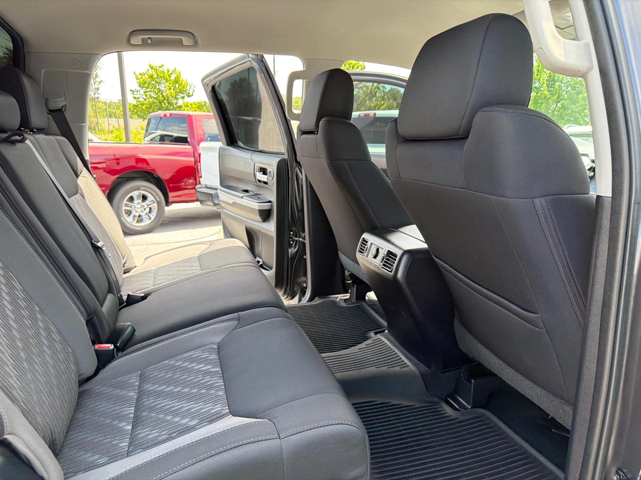 Toyota Tundra 4WD  2021