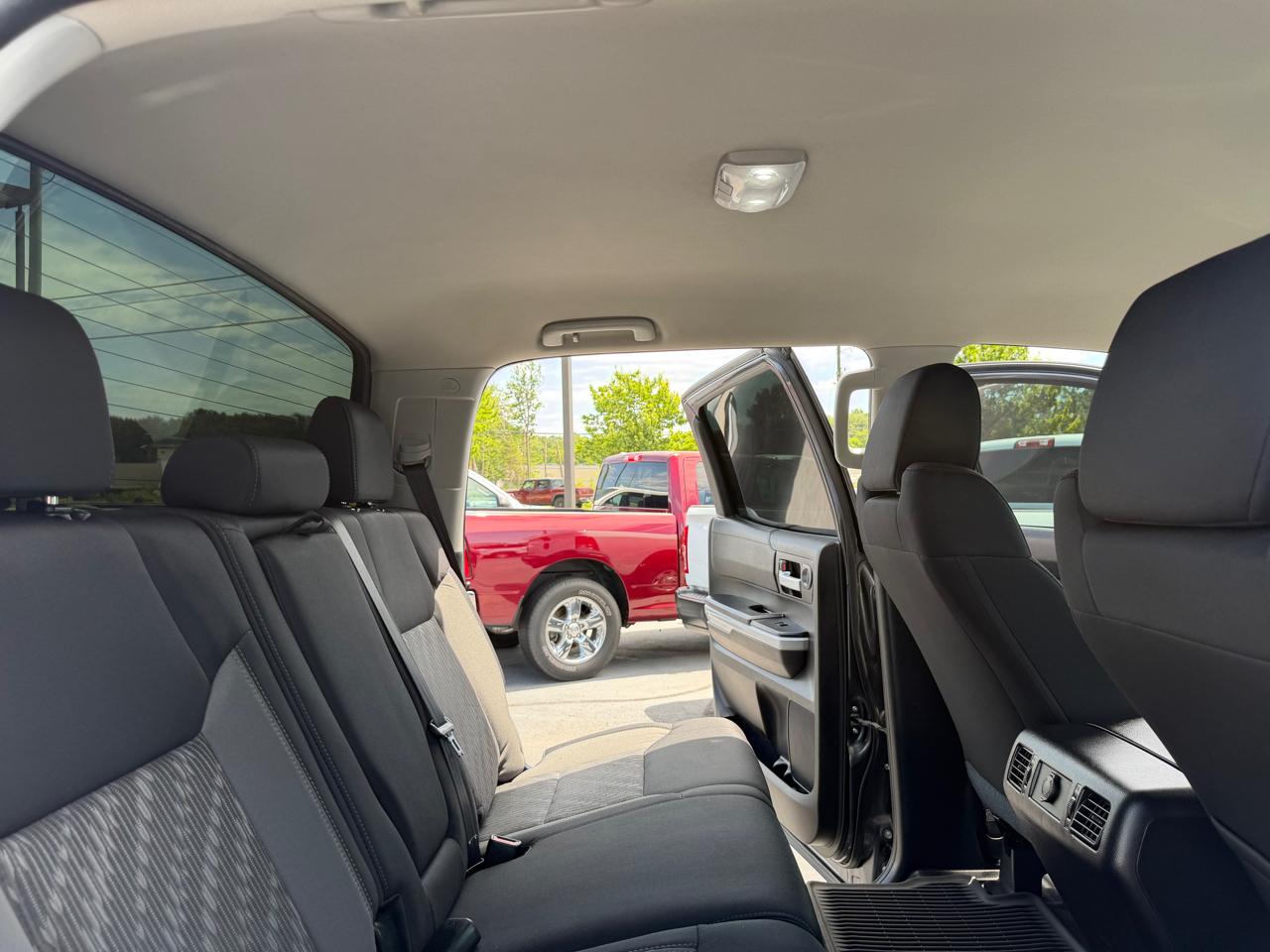 Toyota Tundra 4WD  2021