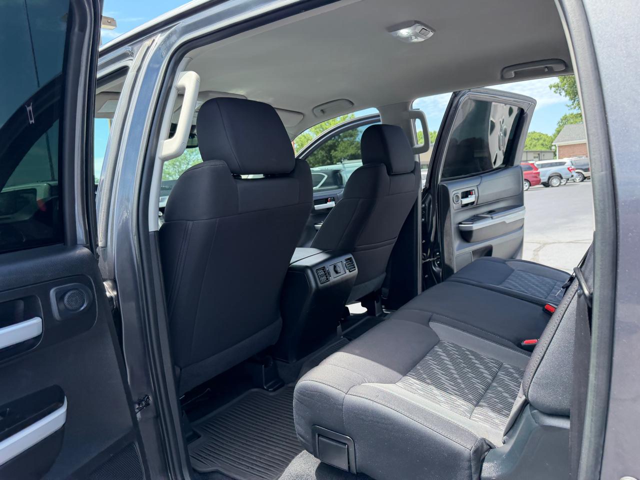 Toyota Tundra 4WD  2021