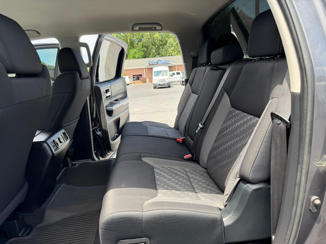 Toyota Tundra 4WD  2021