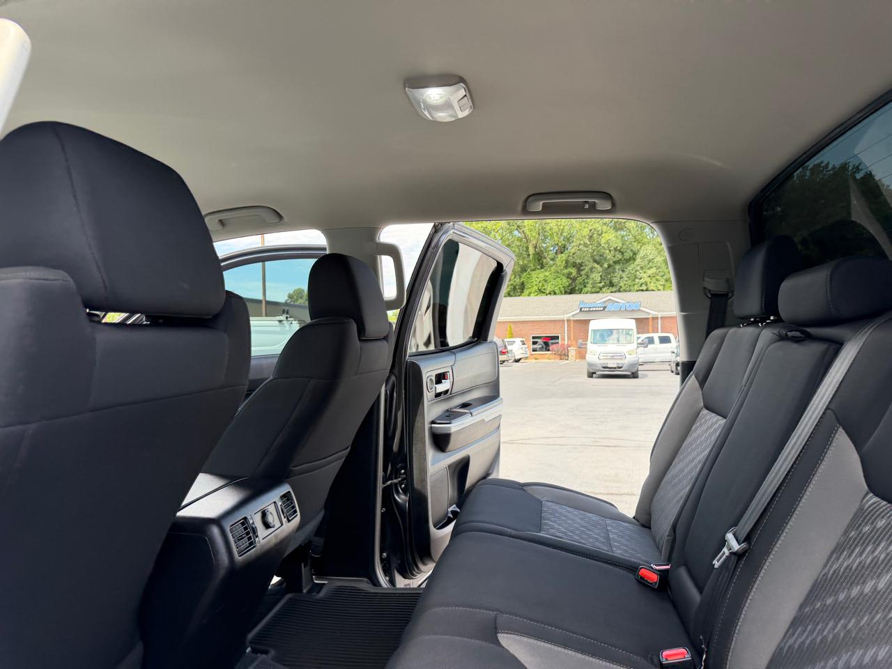Toyota Tundra 4WD  2021