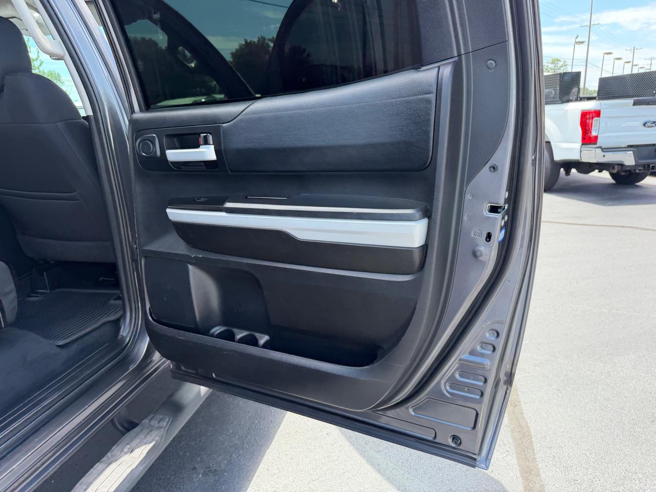 Toyota Tundra 4WD  2021