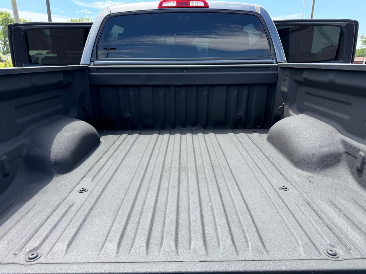Toyota Tundra 4WD  2021