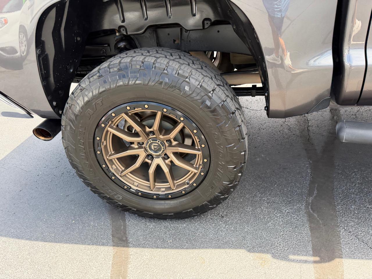Toyota Tundra 4WD  2021