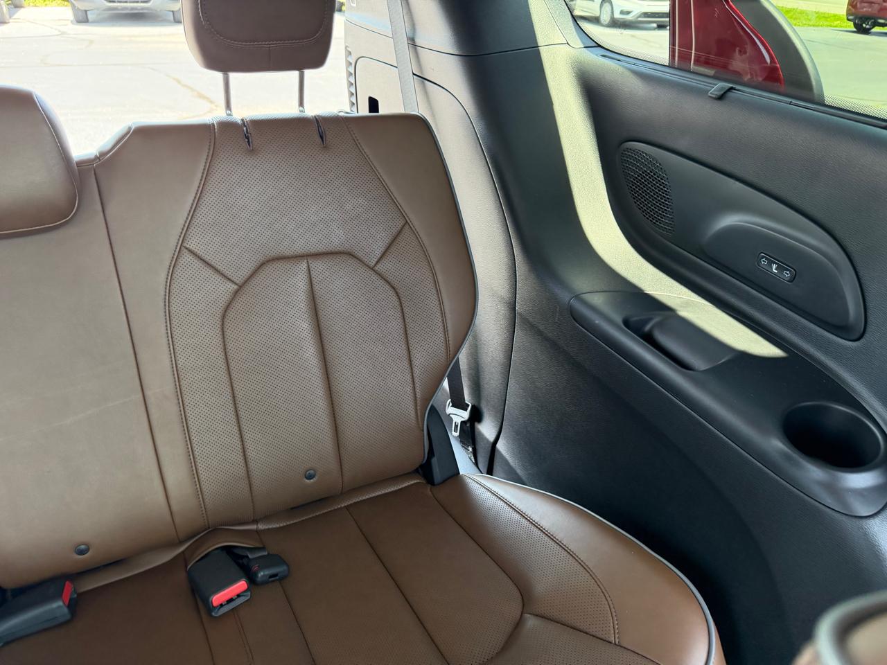 Chrysler Pacifica Limited FWD 2017