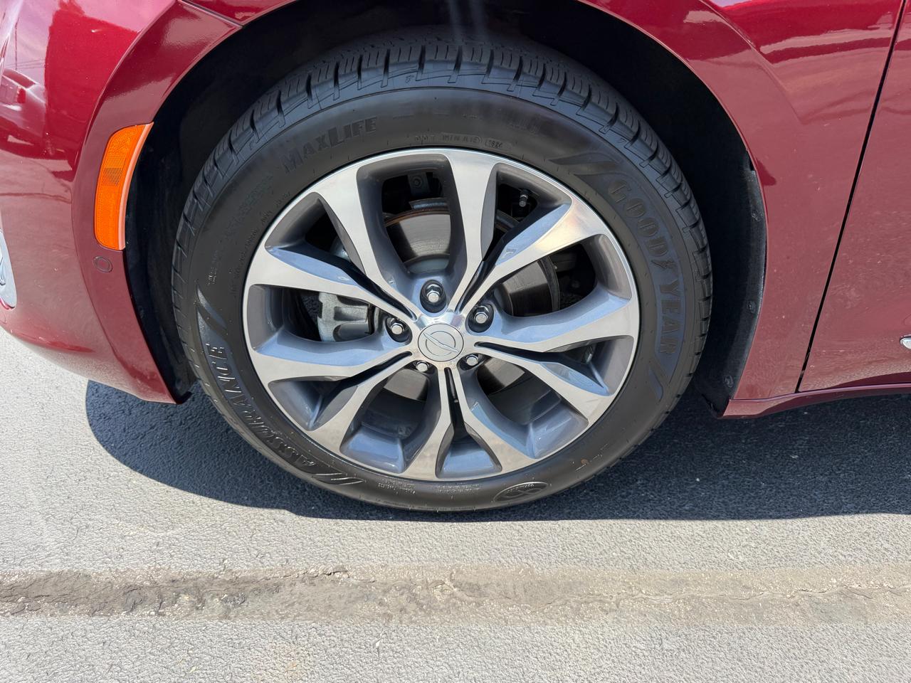 Chrysler Pacifica Limited FWD 2017