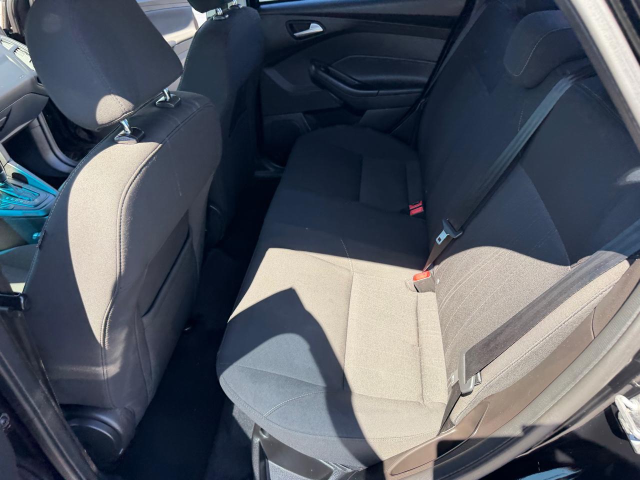 Ford Focus 4dr Sdn SE 2016