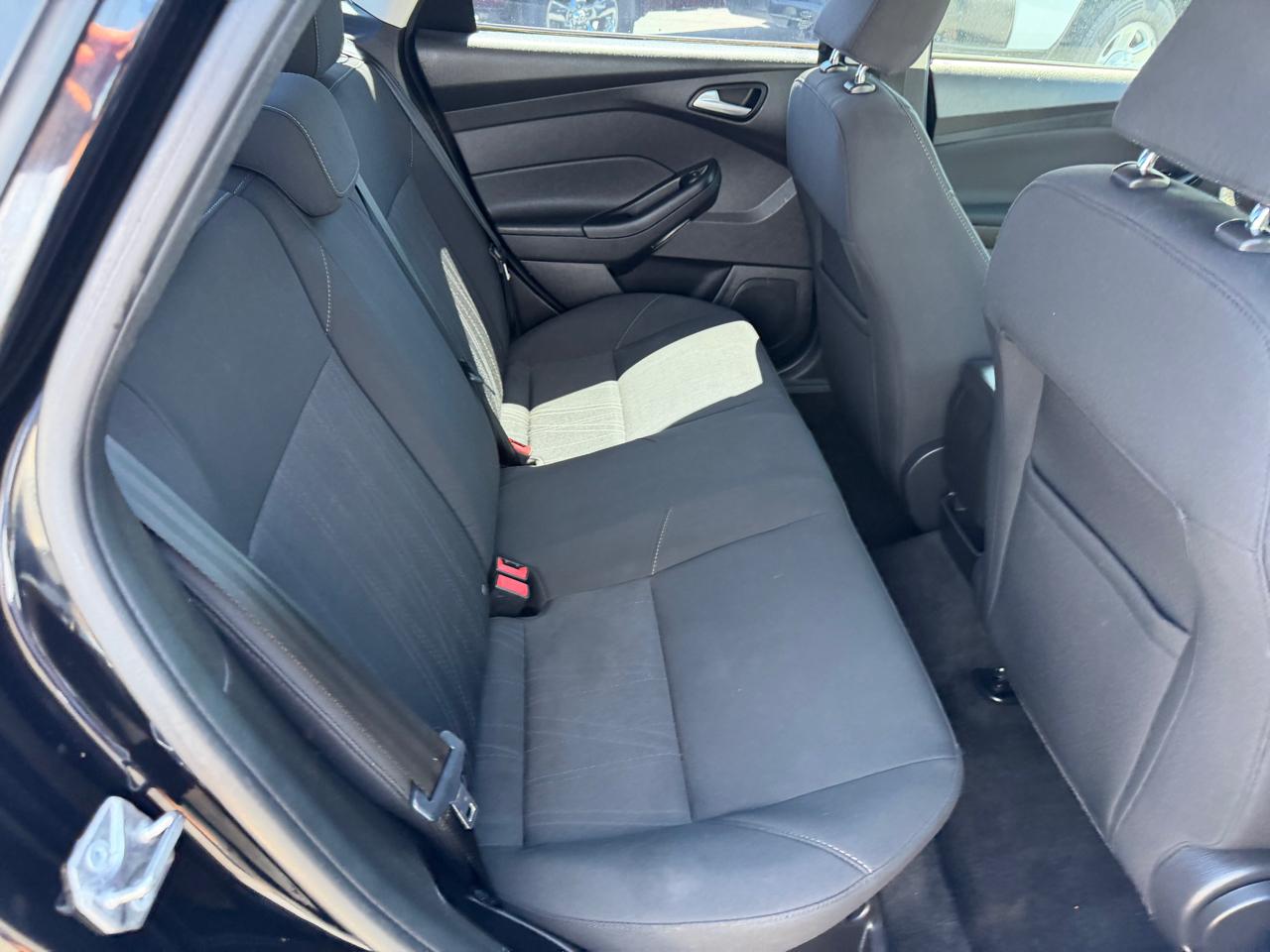 Ford Focus 4dr Sdn SE 2016