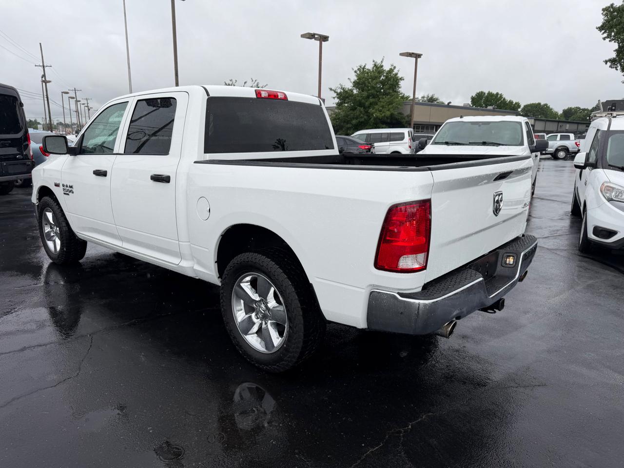 RAM 1500 Classic Tradesman 4x4 Crew Cab 5'7" Box 2019