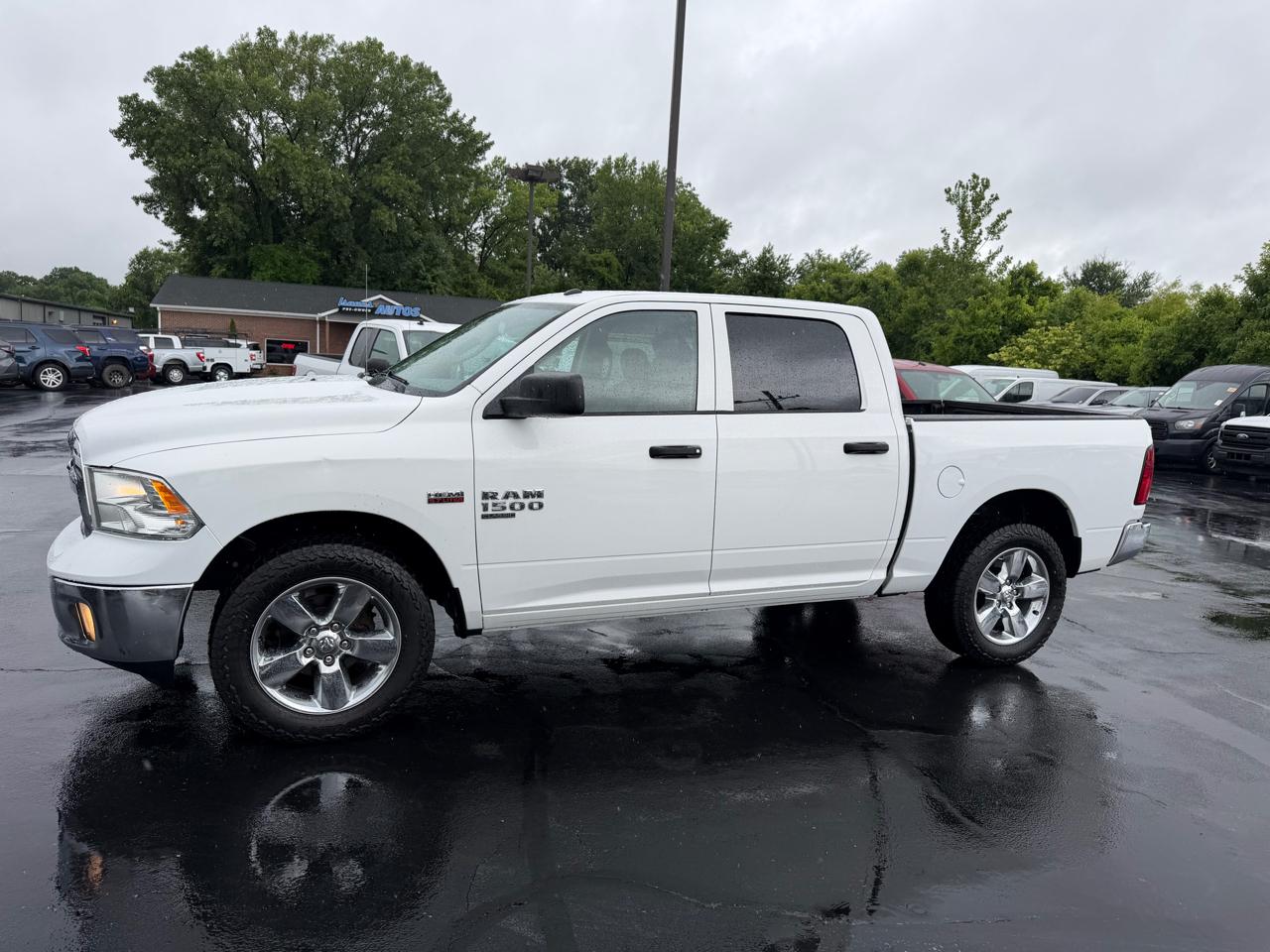 RAM 1500 Classic Tradesman 4x4 Crew Cab 5'7" Box 2019