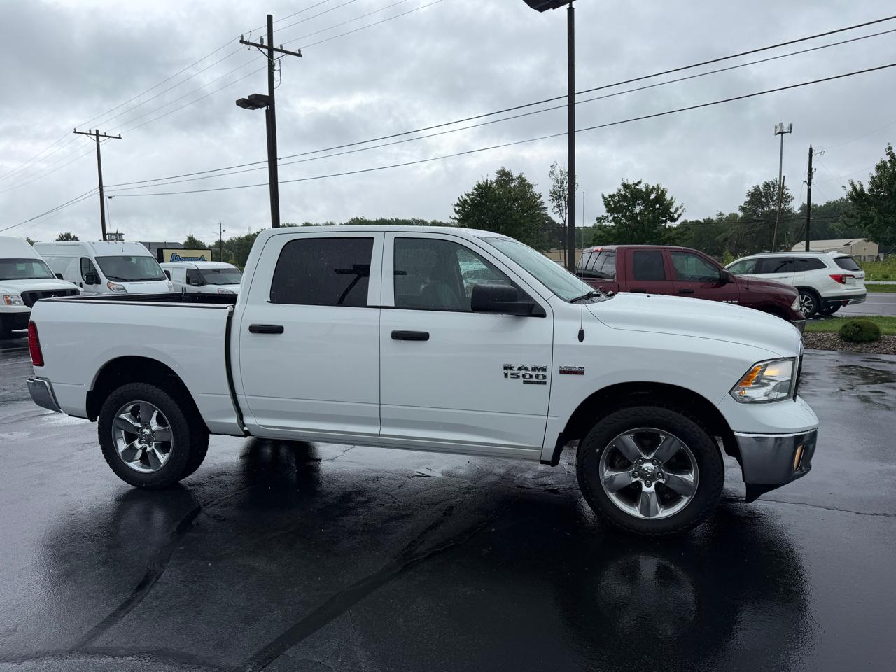 RAM 1500 Classic Tradesman 4x4 Crew Cab 5'7" Box 2019