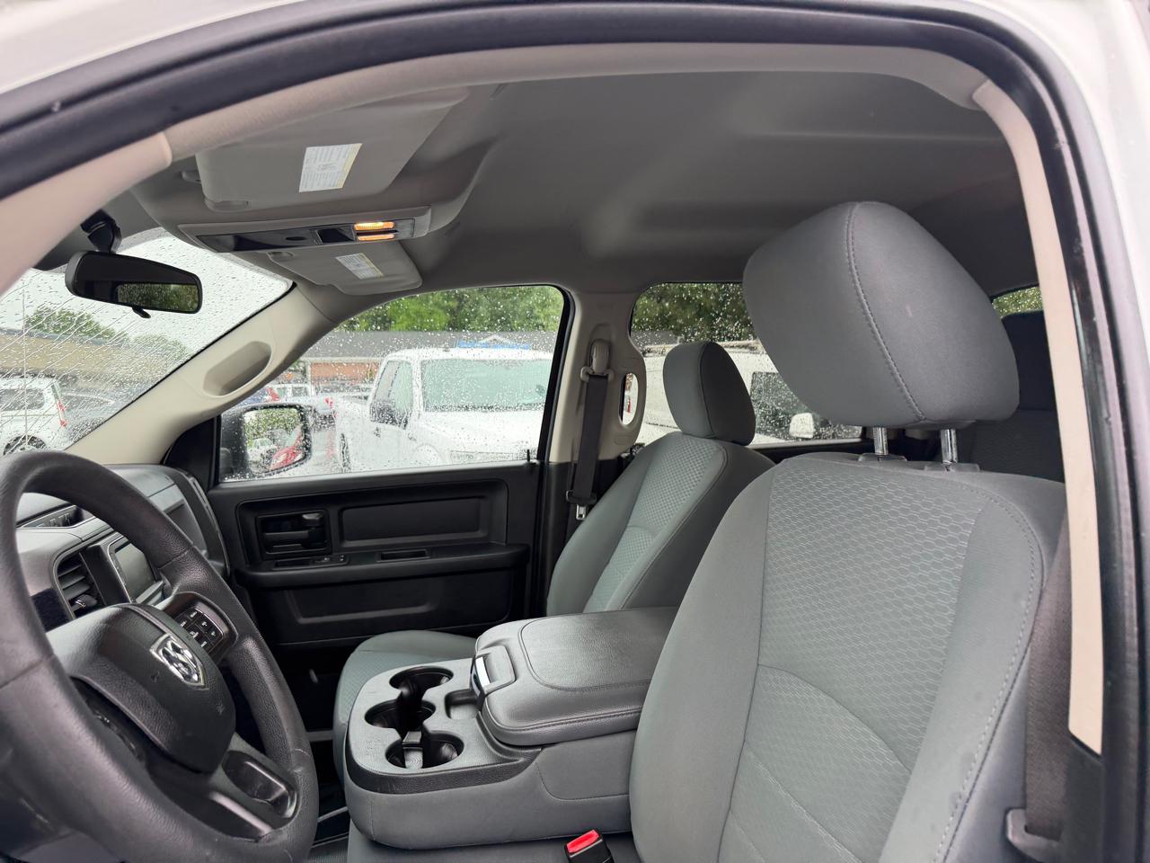 RAM 1500 Classic Tradesman 4x4 Crew Cab 5'7" Box 2019
