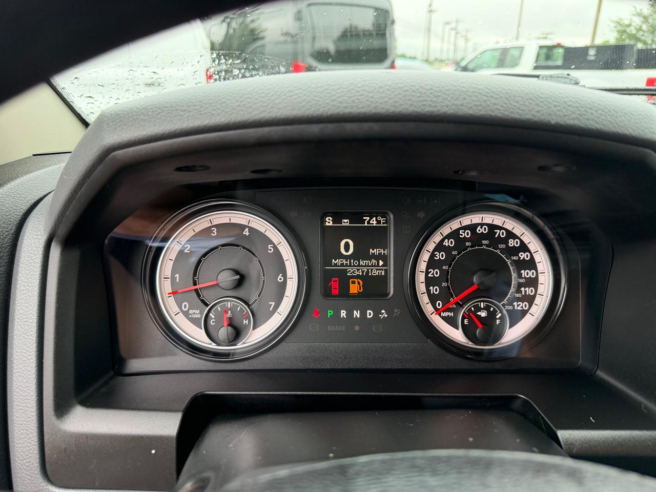 RAM 1500 Classic Tradesman 4x4 Crew Cab 5'7" Box 2019