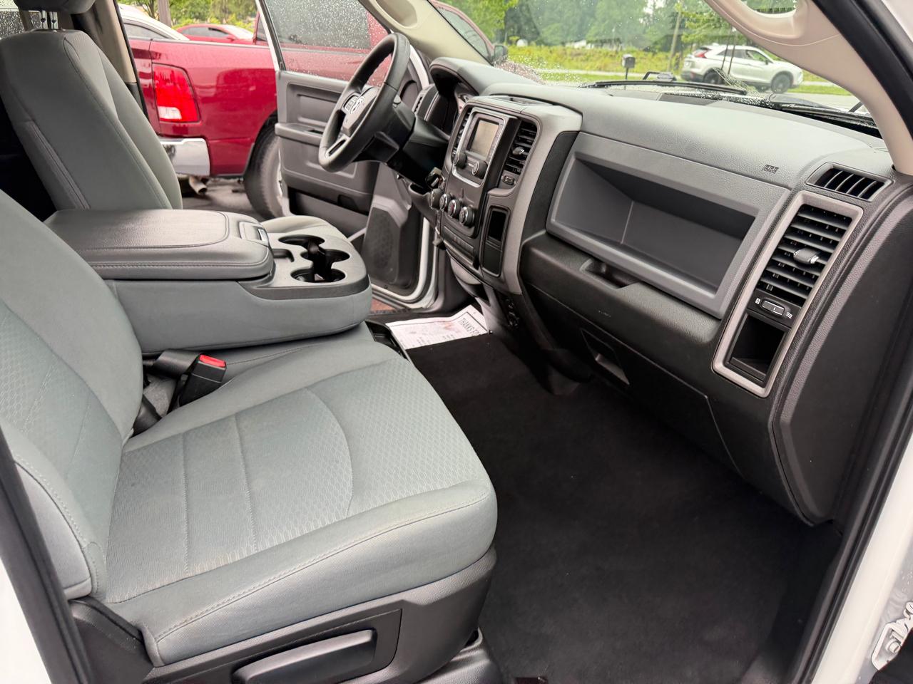 RAM 1500 Classic Tradesman 4x4 Crew Cab 5'7" Box 2019