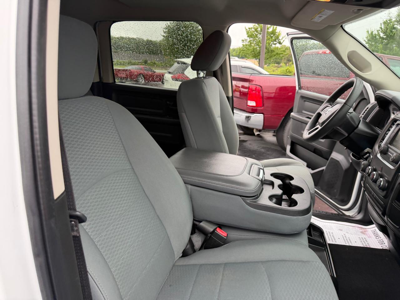 RAM 1500 Classic Tradesman 4x4 Crew Cab 5'7" Box 2019