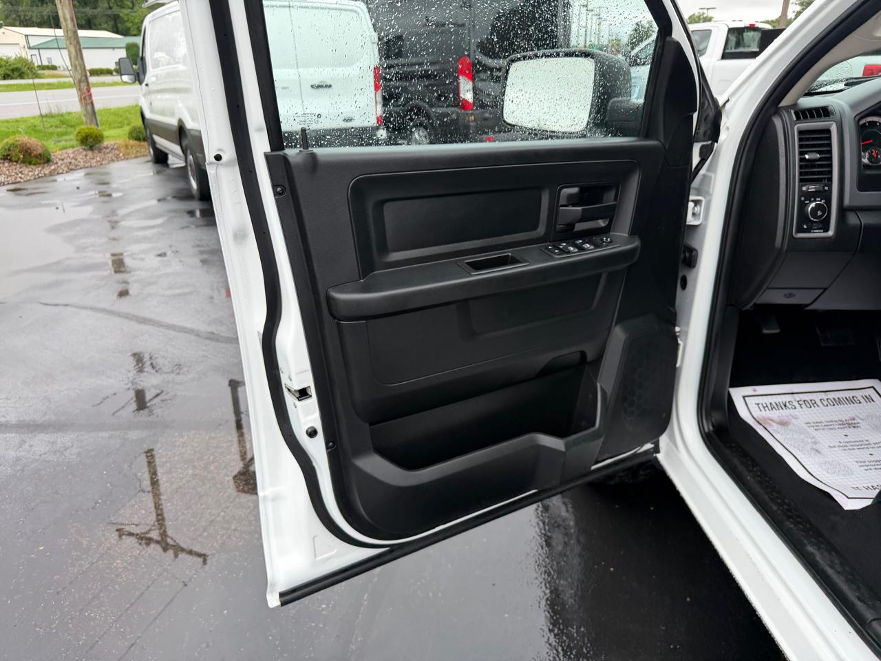 RAM 1500 Classic Tradesman 4x4 Crew Cab 5'7" Box 2019