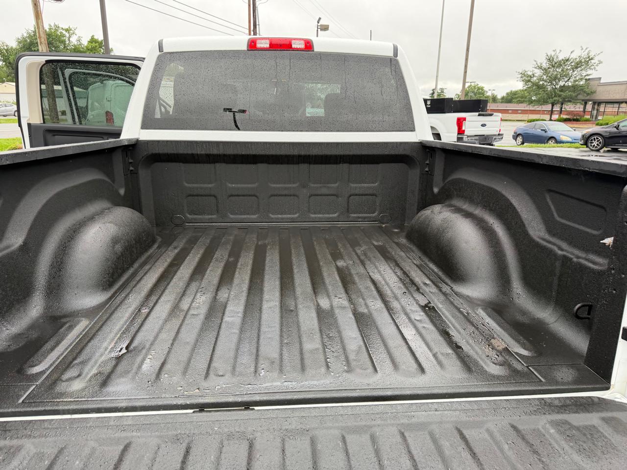 RAM 1500 Classic Tradesman 4x4 Crew Cab 5'7" Box 2019