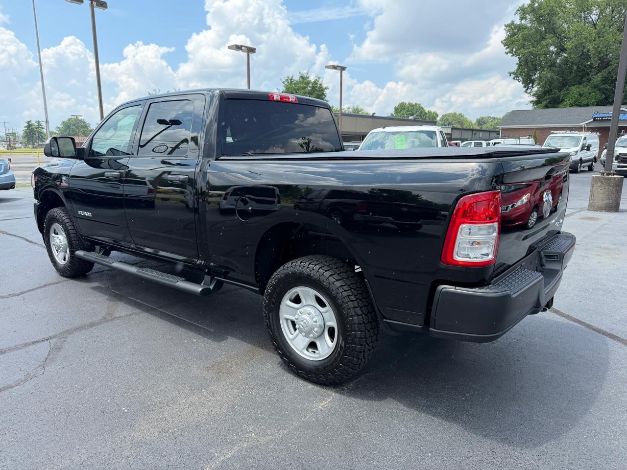 RAM 3500 Tradesman 4x4 Crew Cab 6'4" Box 2022