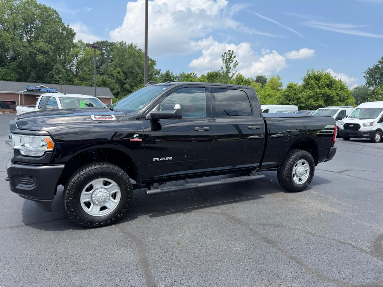 RAM 3500 Tradesman 4x4 Crew Cab 6'4" Box 2022