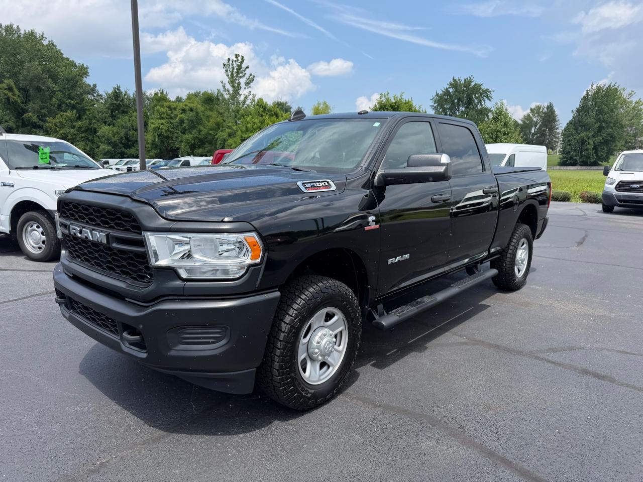 RAM 3500 Tradesman 4x4 Crew Cab 6'4" Box 2022