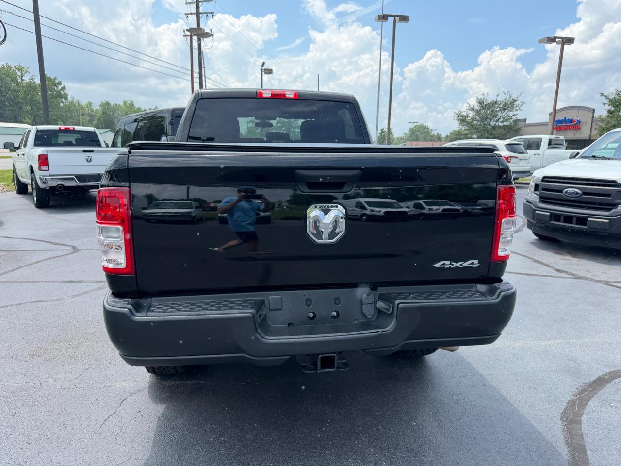 RAM 3500 Tradesman 4x4 Crew Cab 6'4" Box 2022