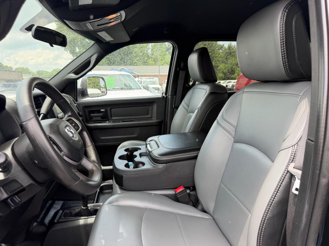 RAM 3500 Tradesman 4x4 Crew Cab 6'4" Box 2022