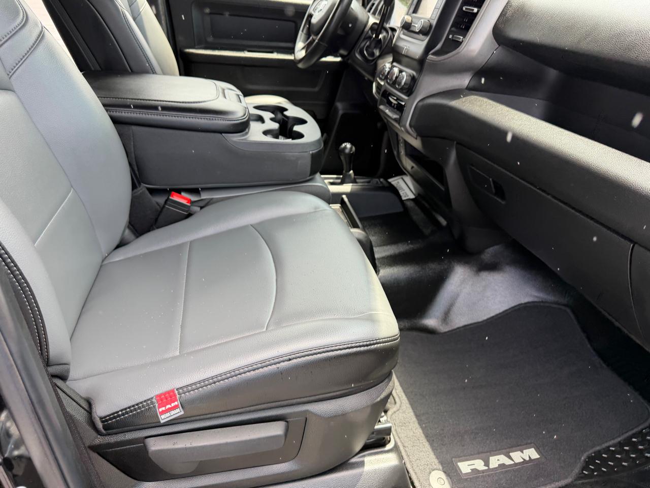 RAM 3500 Tradesman 4x4 Crew Cab 6'4" Box 2022