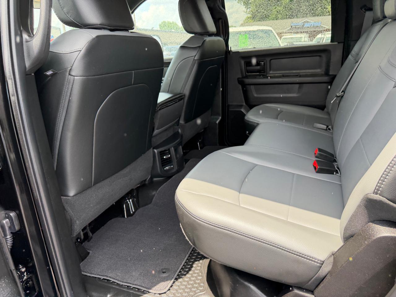 RAM 3500 Tradesman 4x4 Crew Cab 6'4" Box 2022