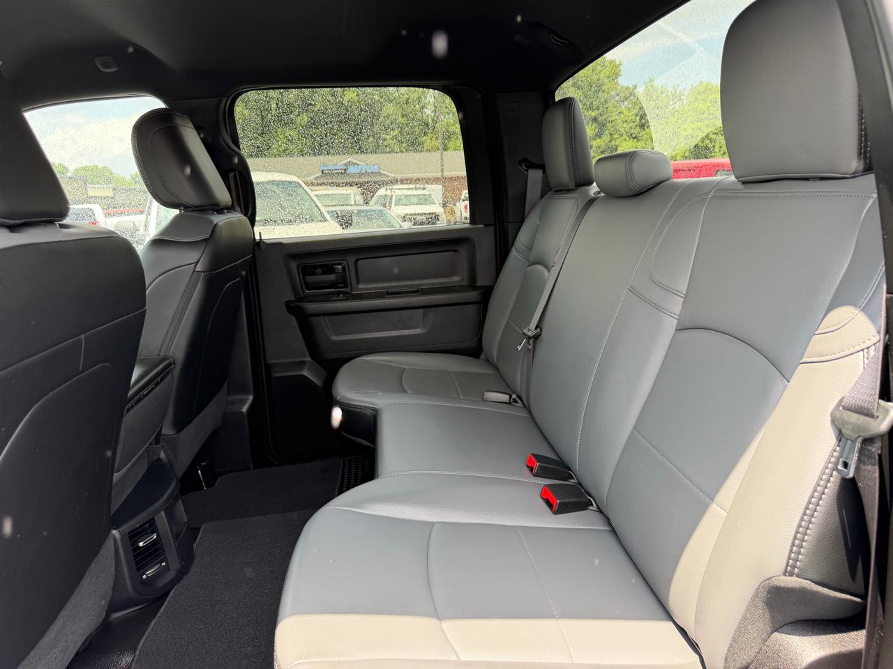 RAM 3500 Tradesman 4x4 Crew Cab 6'4" Box 2022