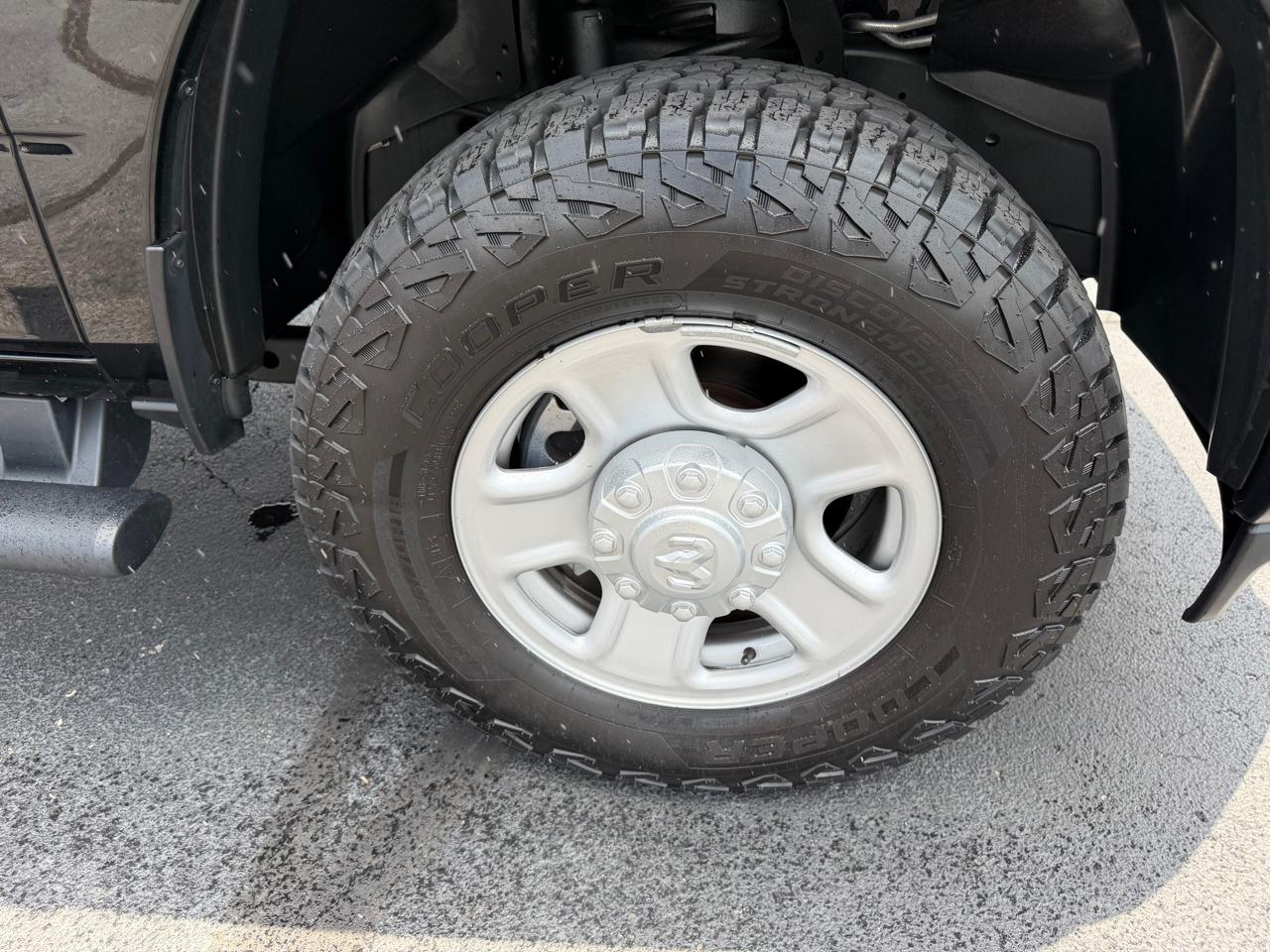 RAM 3500 Tradesman 4x4 Crew Cab 6'4" Box 2022