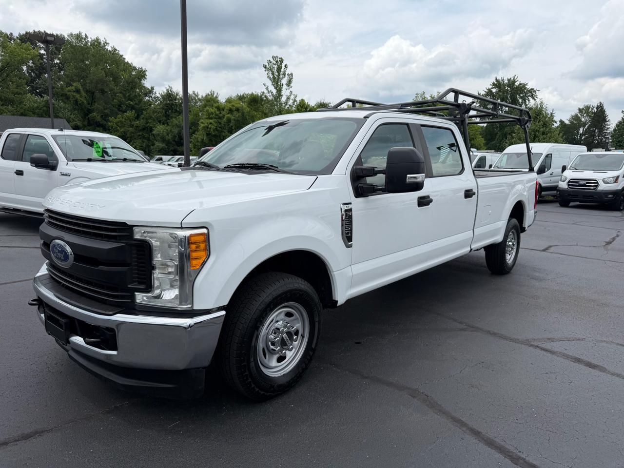 Ford Super Duty F-250 SRW XL 2WD Crew Cab 8' Box 2017