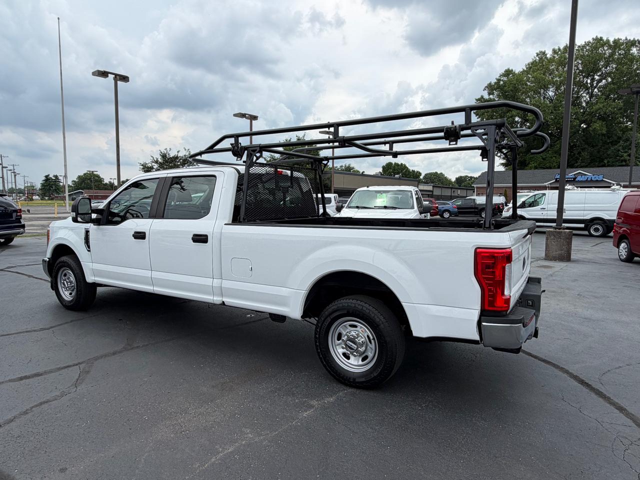 Ford Super Duty F-250 SRW XL 2WD Crew Cab 8' Box 2017