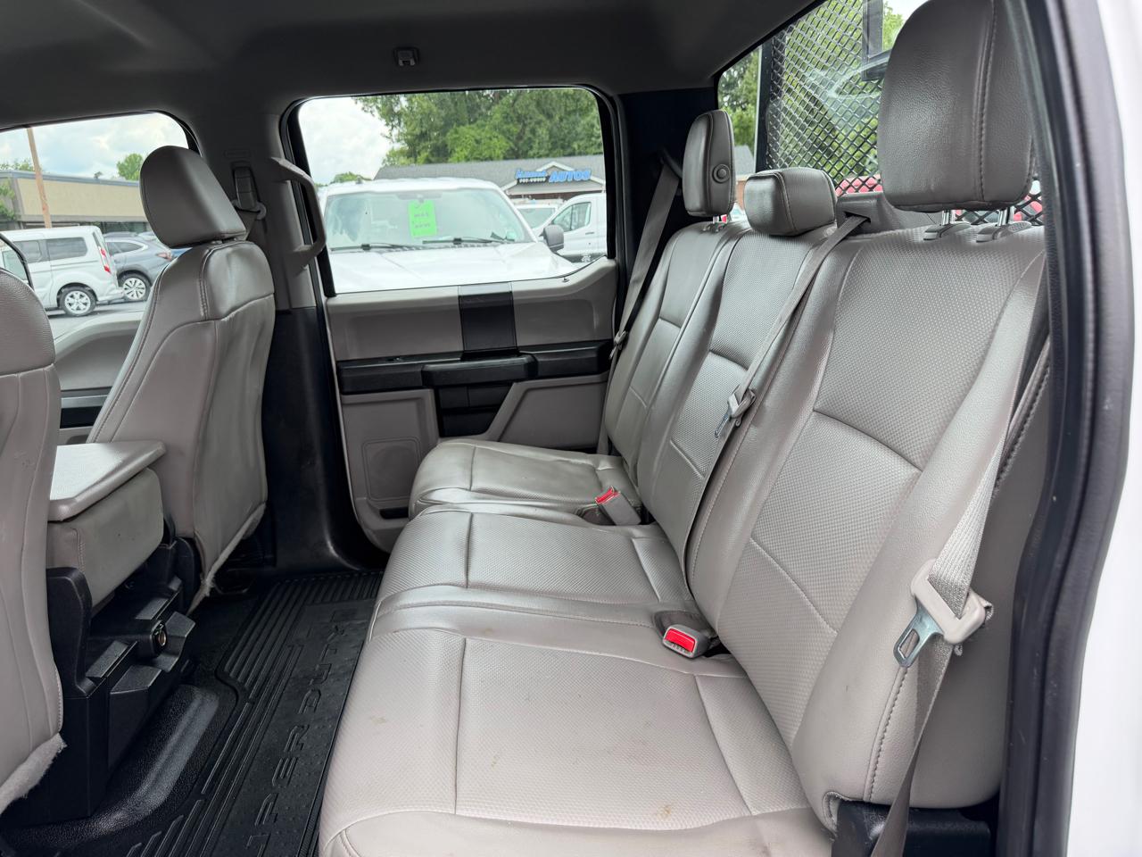 Ford Super Duty F-250 SRW XL 2WD Crew Cab 8' Box 2017