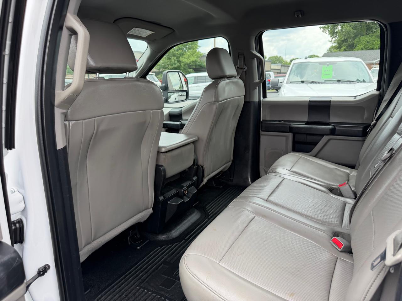 Ford Super Duty F-250 SRW XL 2WD Crew Cab 8' Box 2017