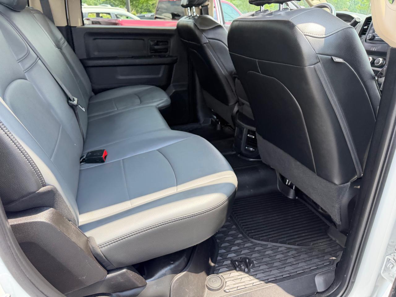 RAM 2500 Tradesman 4x2 Crew Cab 8' Box 2020