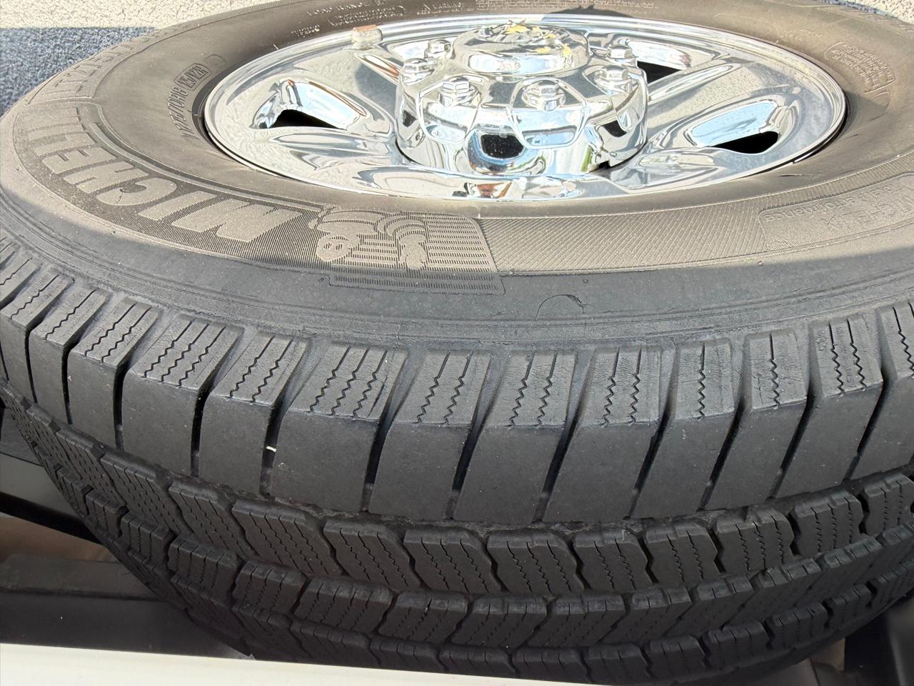 RAM 2500 Tradesman 4x2 Crew Cab 8' Box 2020