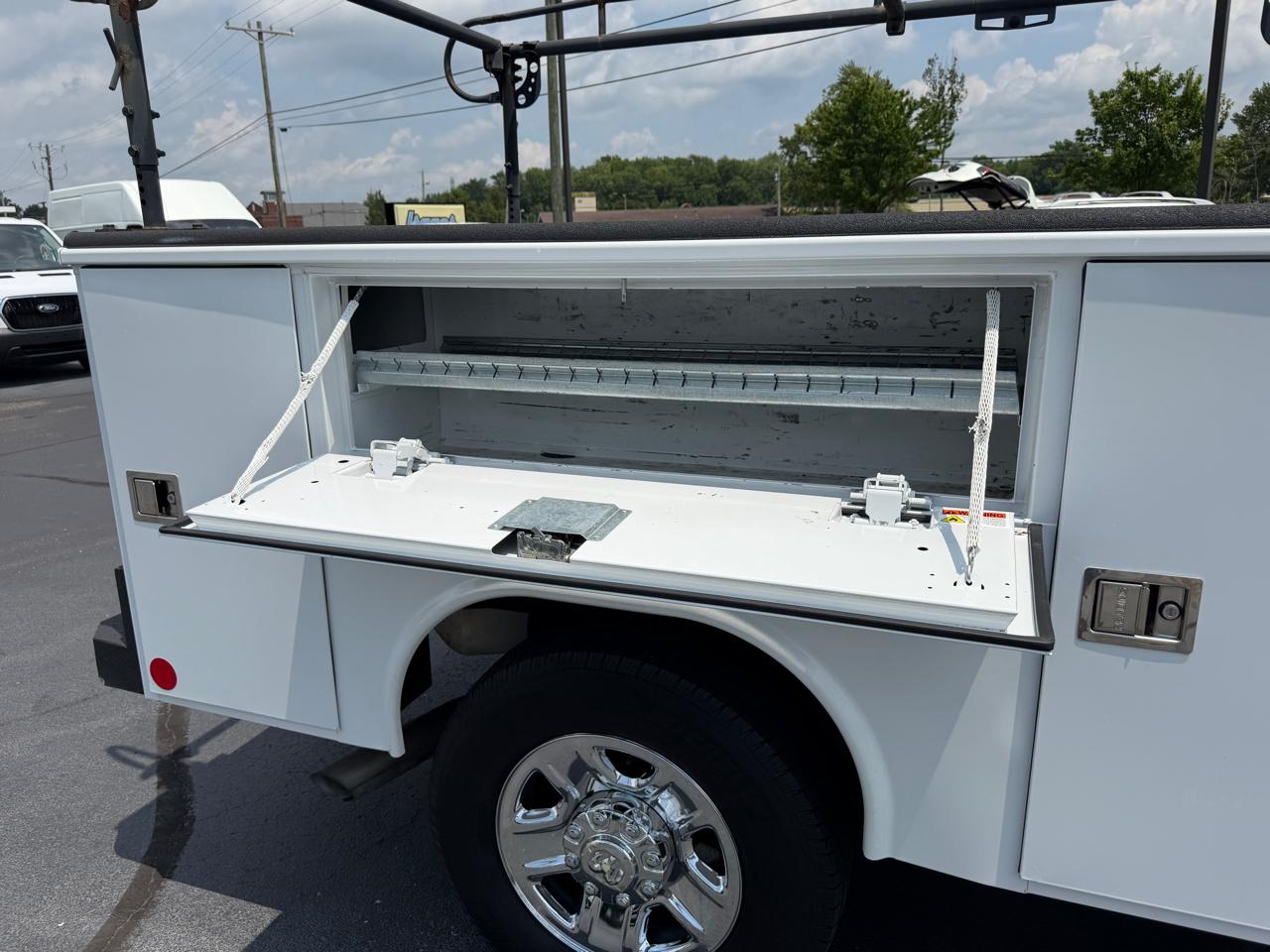RAM 2500 Tradesman 4x2 Crew Cab 8' Box 2020