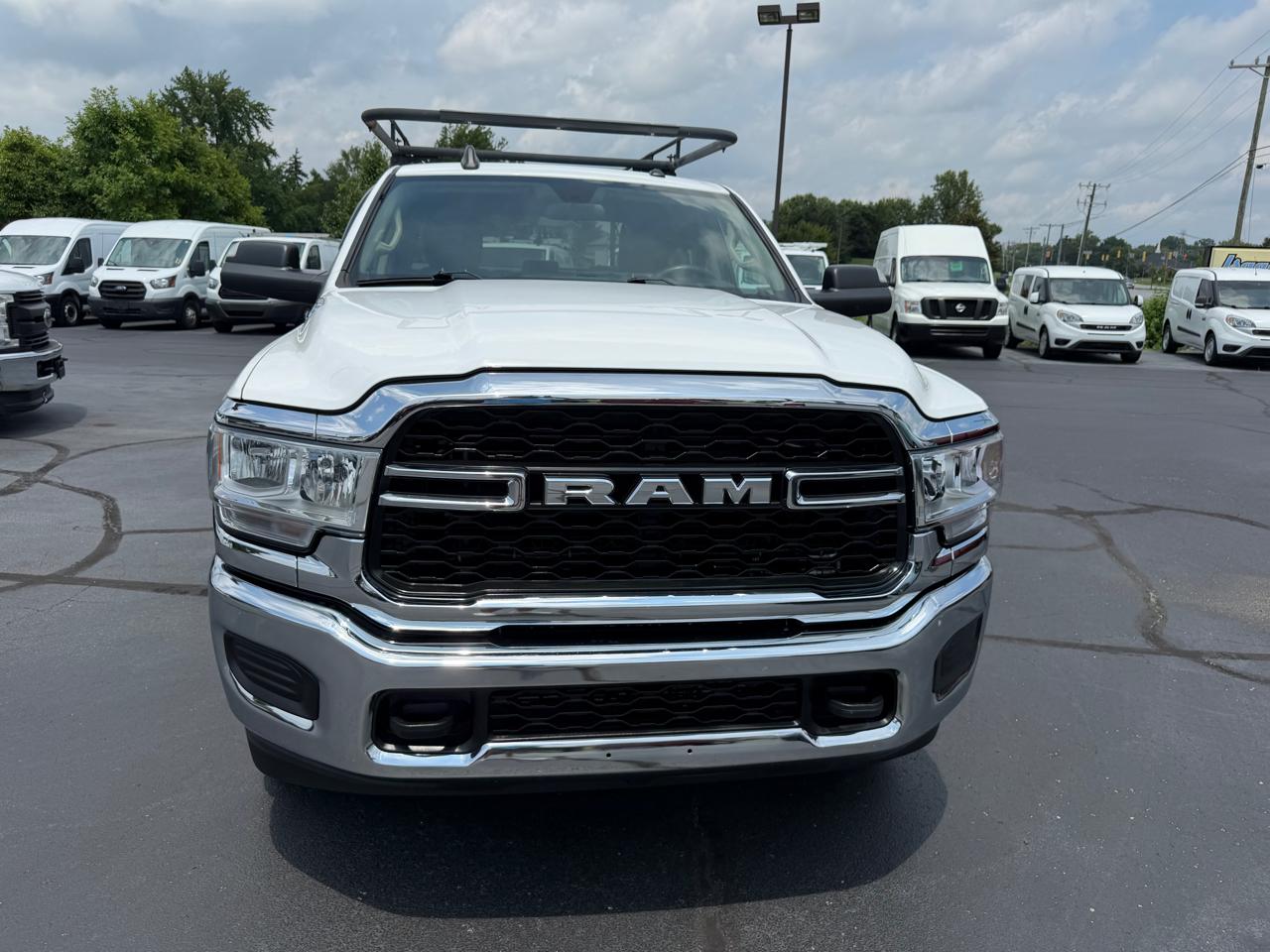 RAM 2500 Tradesman 4x2 Crew Cab 8' Box 2020