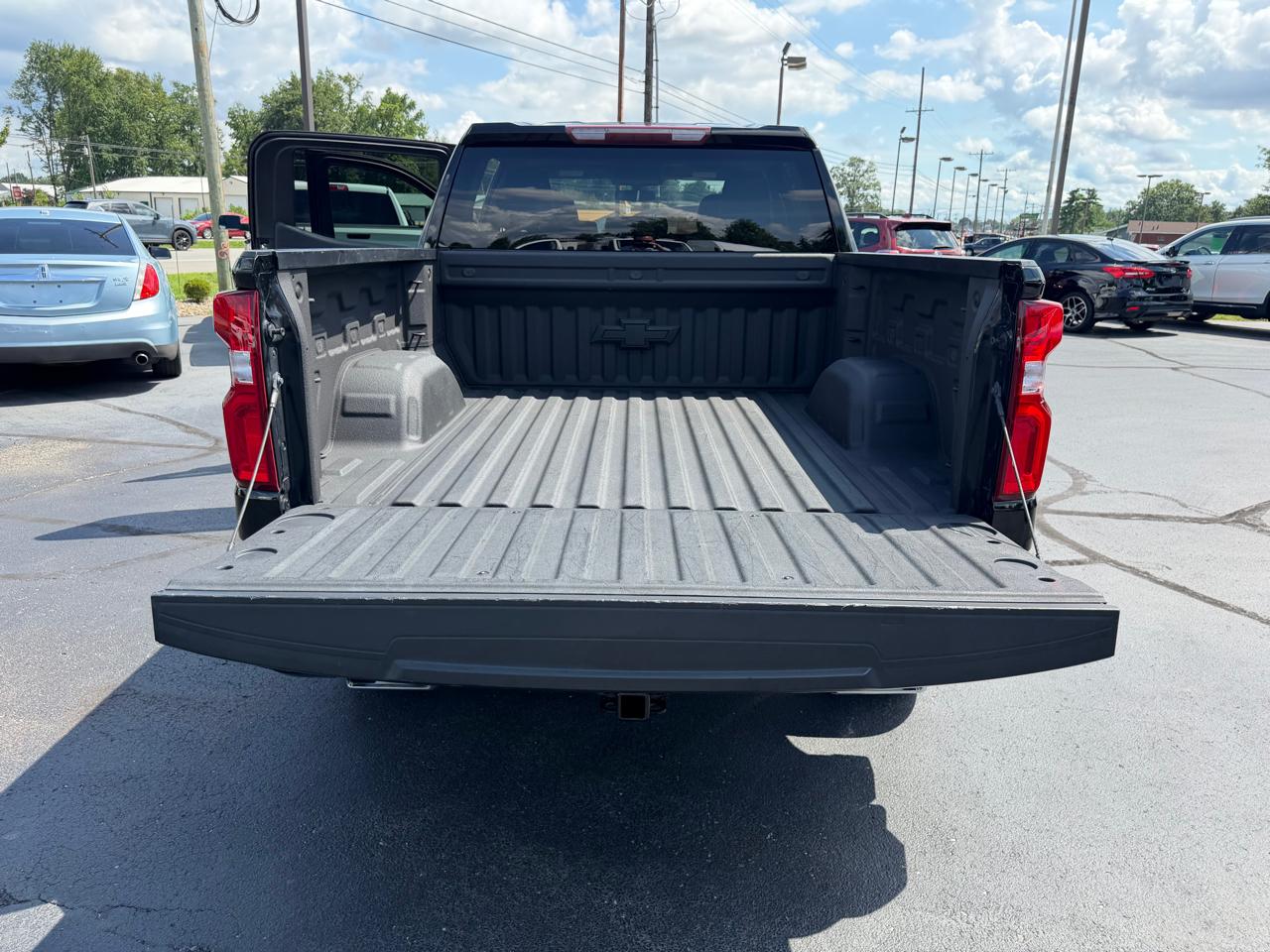 Chevrolet Silverado 1500 4WD Crew Cab 147" RST 2021
