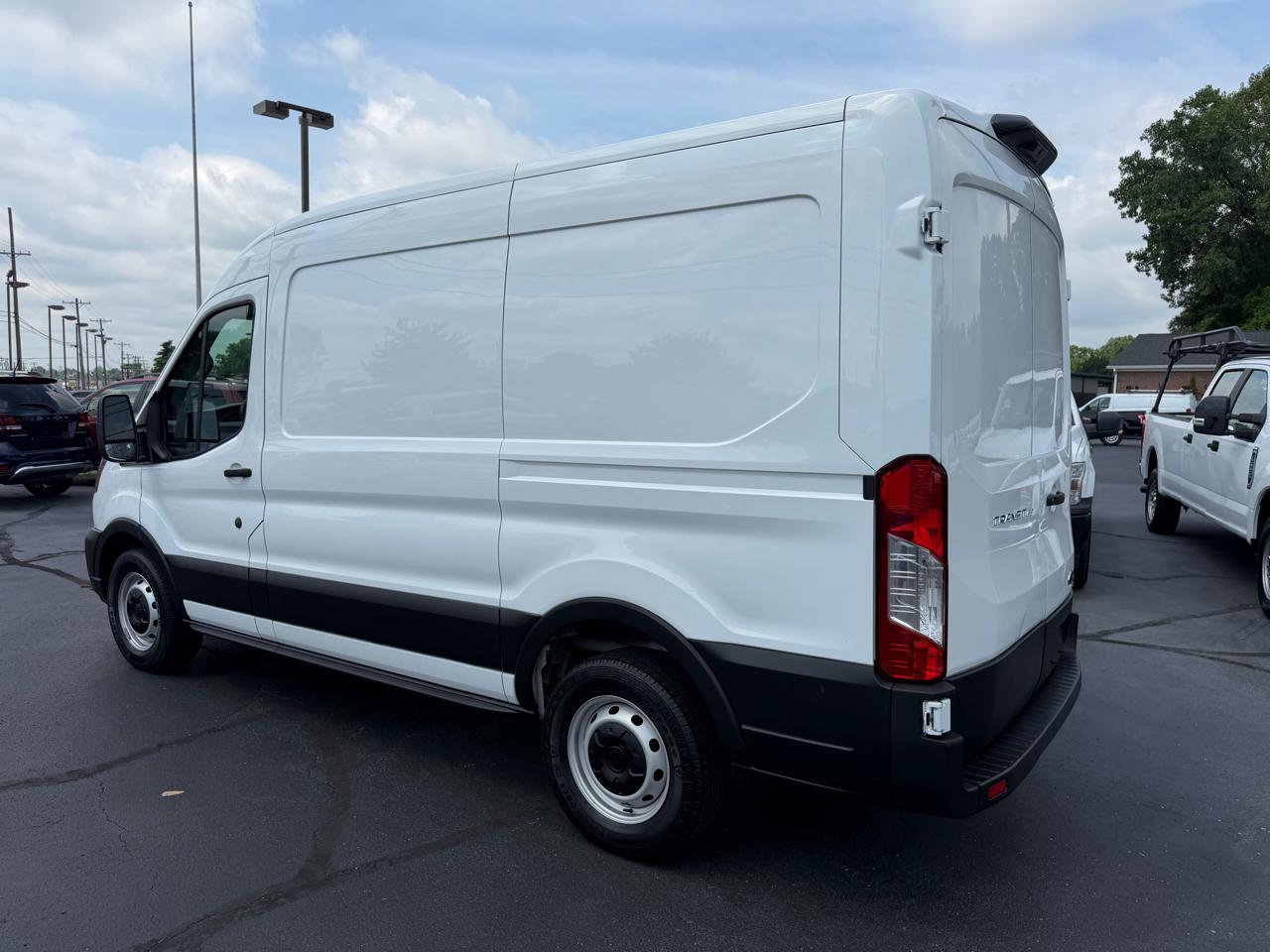 Ford Transit Cargo Van T-150 130" Med Rf 8670 GVWR RWD 2023