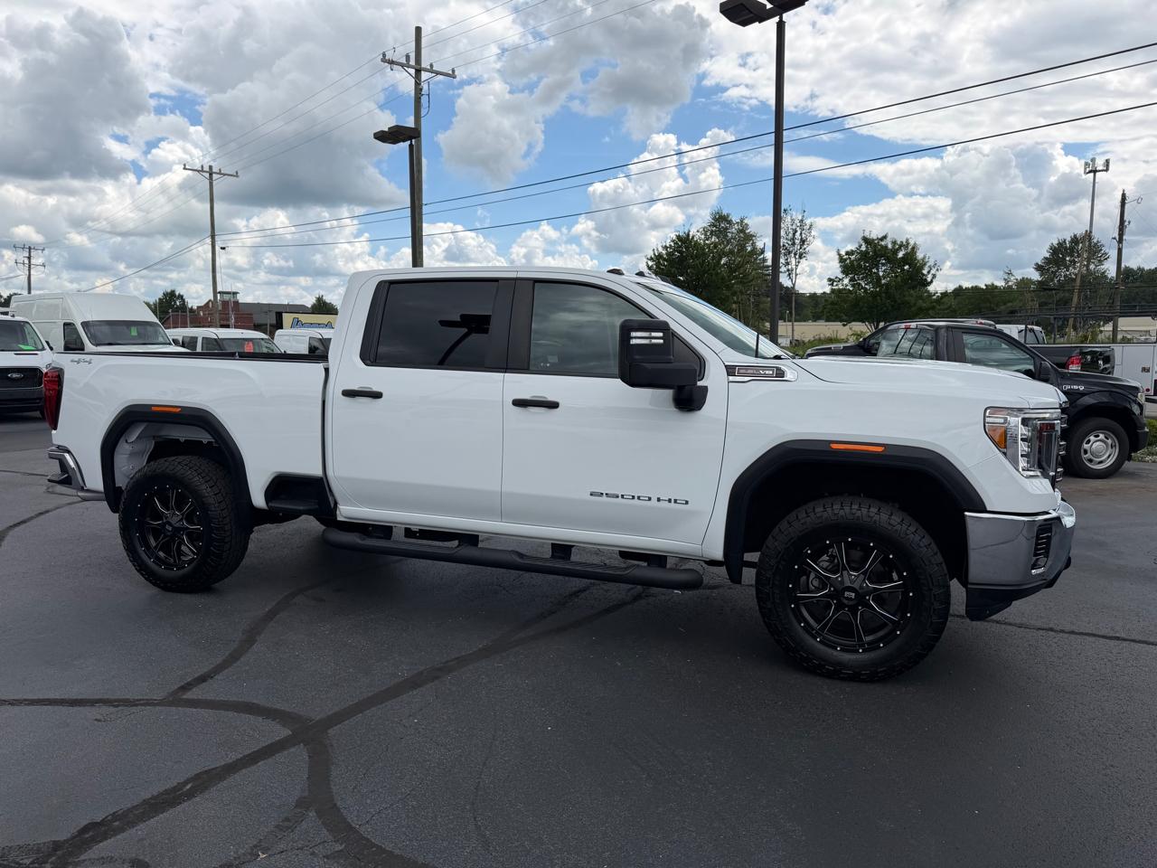GMC Sierra 2500HD 4WD Crew Cab 159" Pro 2023
