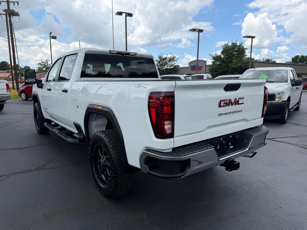 GMC Sierra 2500HD 4WD Crew Cab 159" Pro 2023