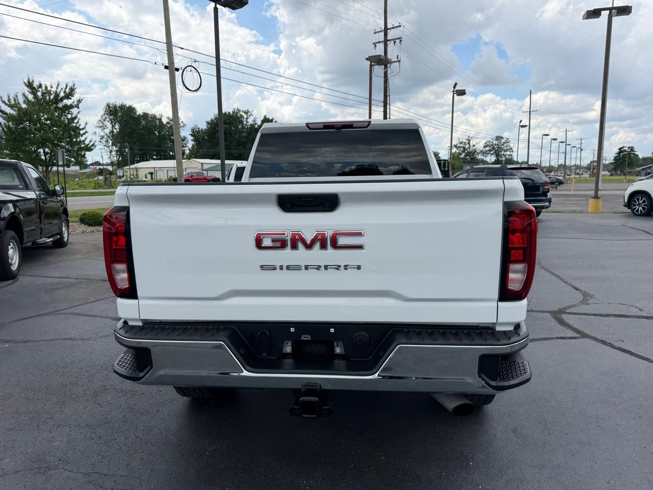 GMC Sierra 2500HD 4WD Crew Cab 159" Pro 2023