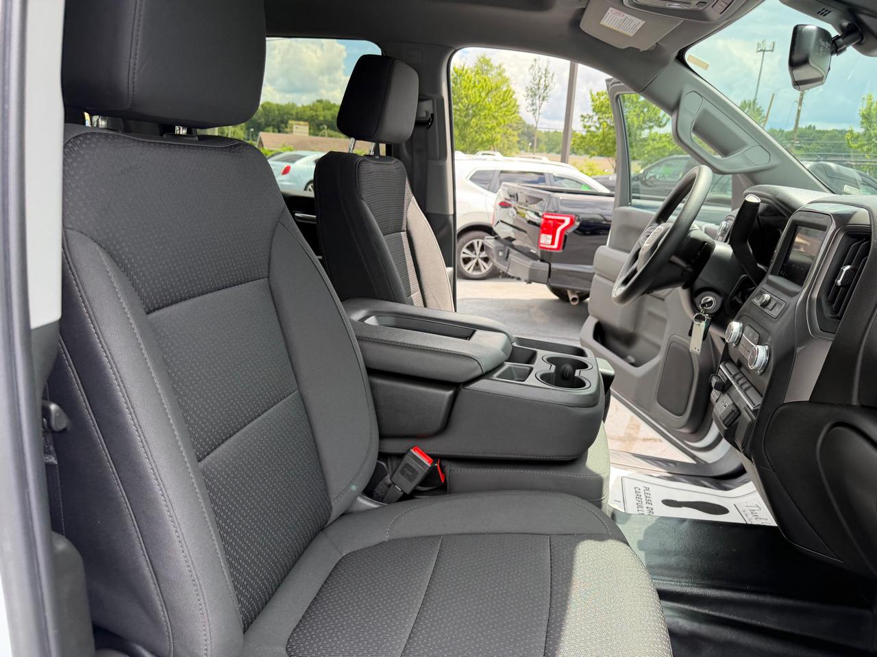 GMC Sierra 2500HD 4WD Crew Cab 159" Pro 2023