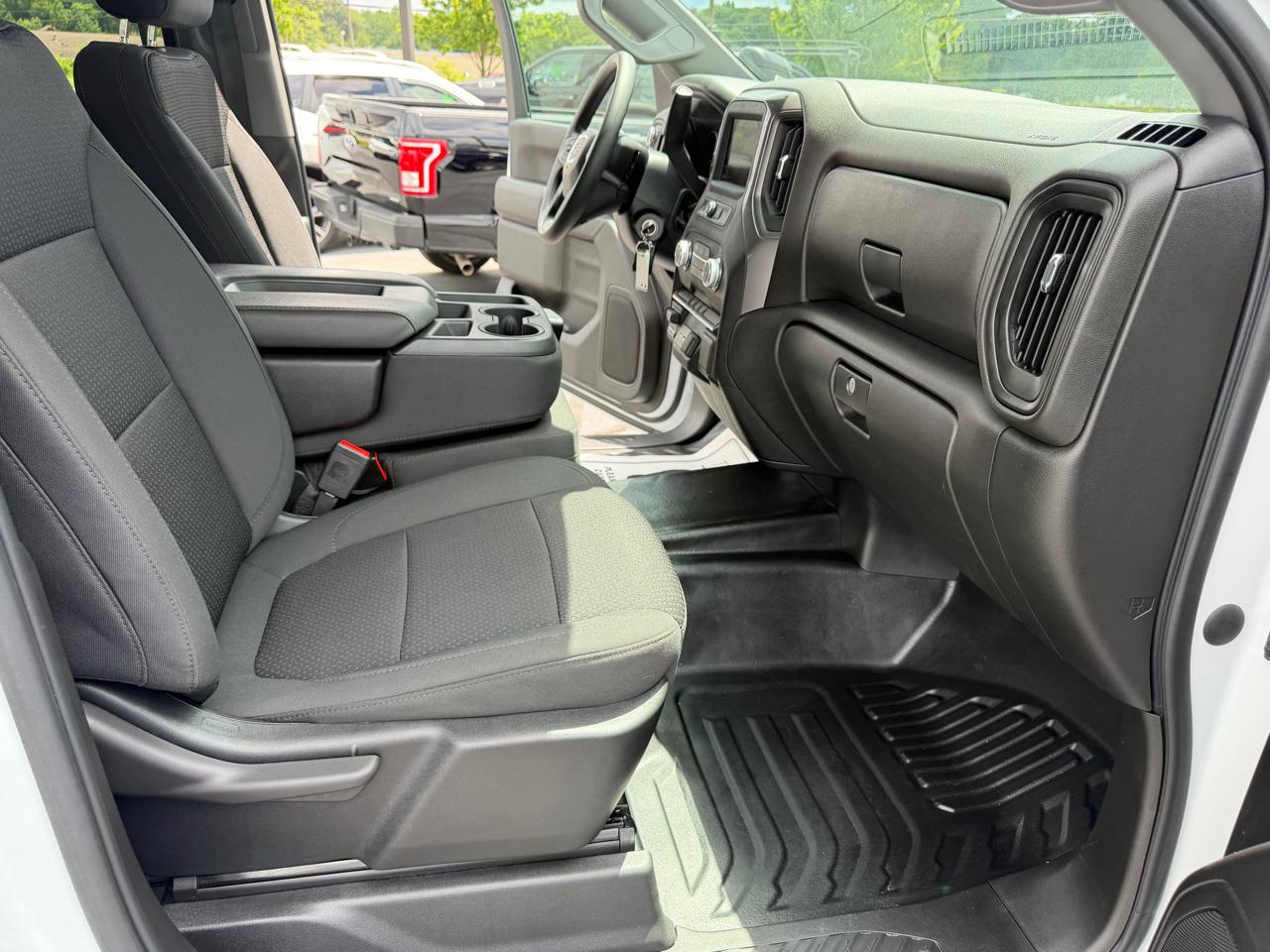 GMC Sierra 2500HD 4WD Crew Cab 159" Pro 2023