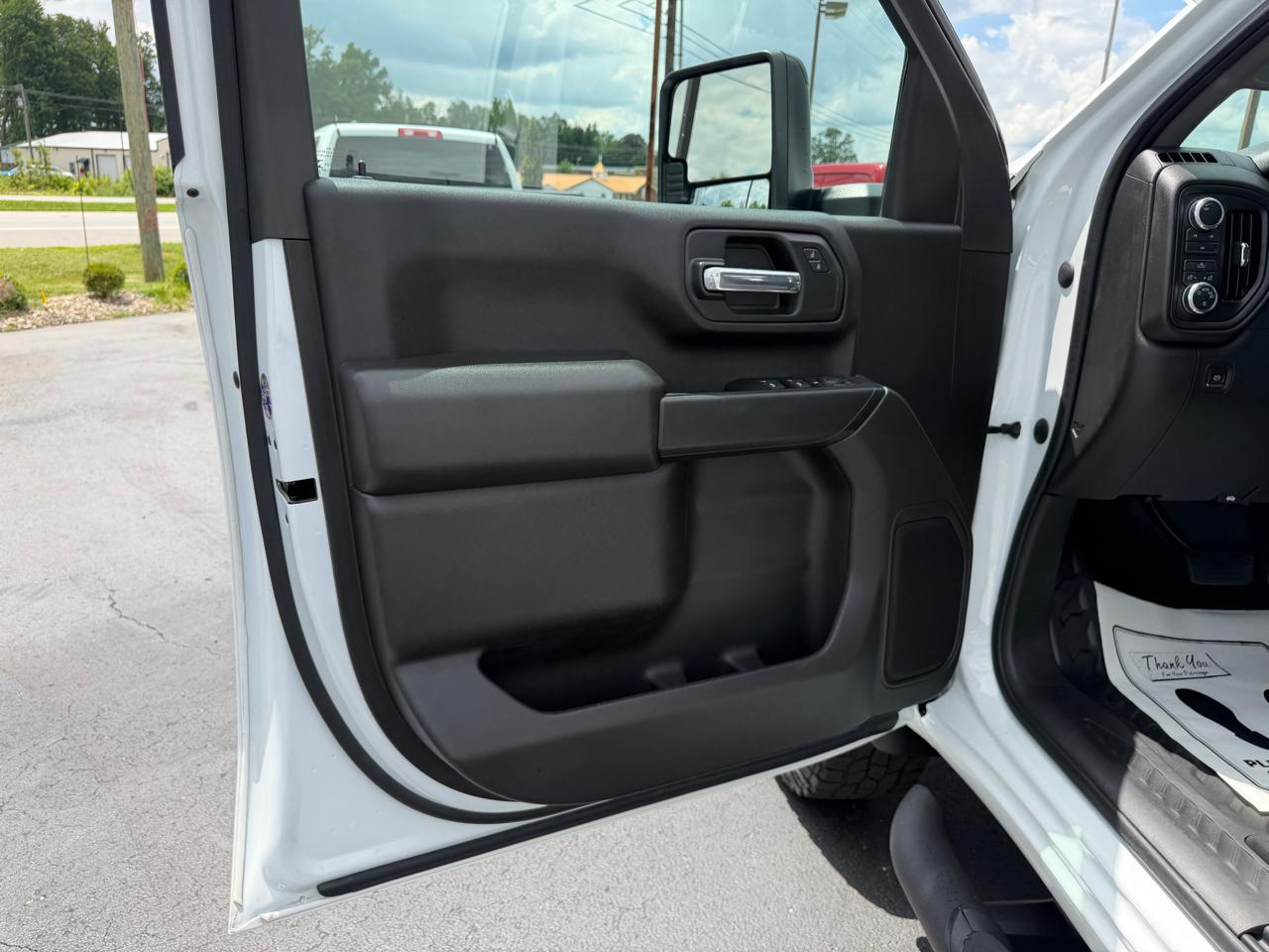 GMC Sierra 2500HD 4WD Crew Cab 159" Pro 2023