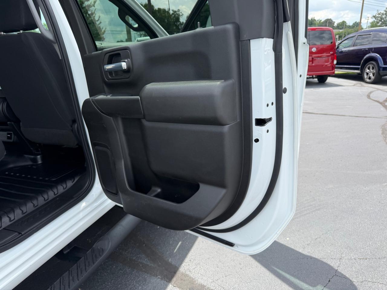GMC Sierra 2500HD 4WD Crew Cab 159" Pro 2023