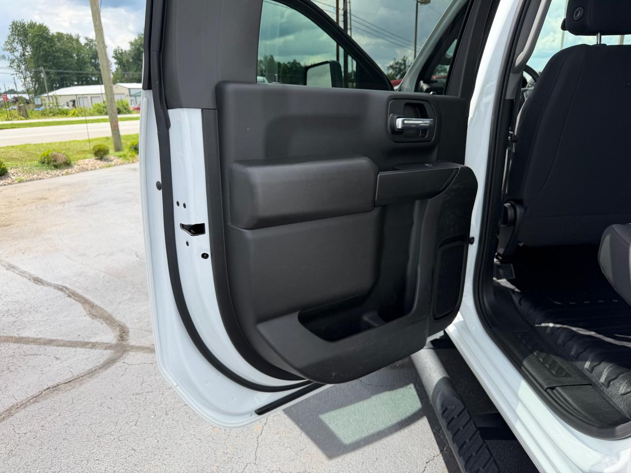 GMC Sierra 2500HD 4WD Crew Cab 159" Pro 2023