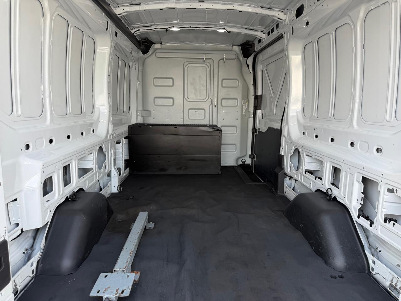 Ford Transit Van T-250 148" Med Rf 9000 GVWR Sliding RH Dr 2019