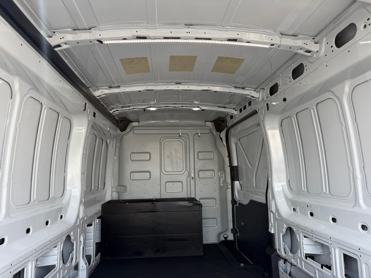 Ford Transit Van T-250 148" Med Rf 9000 GVWR Sliding RH Dr 2019